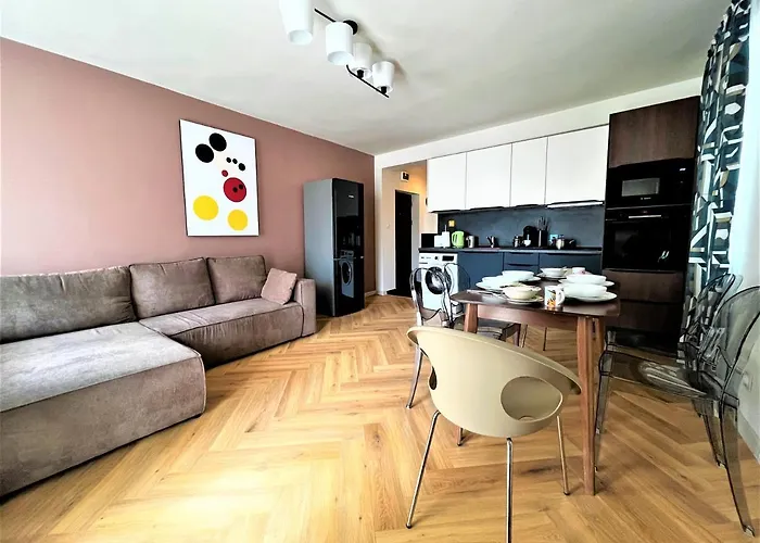 Bravo 5 Holiday Home