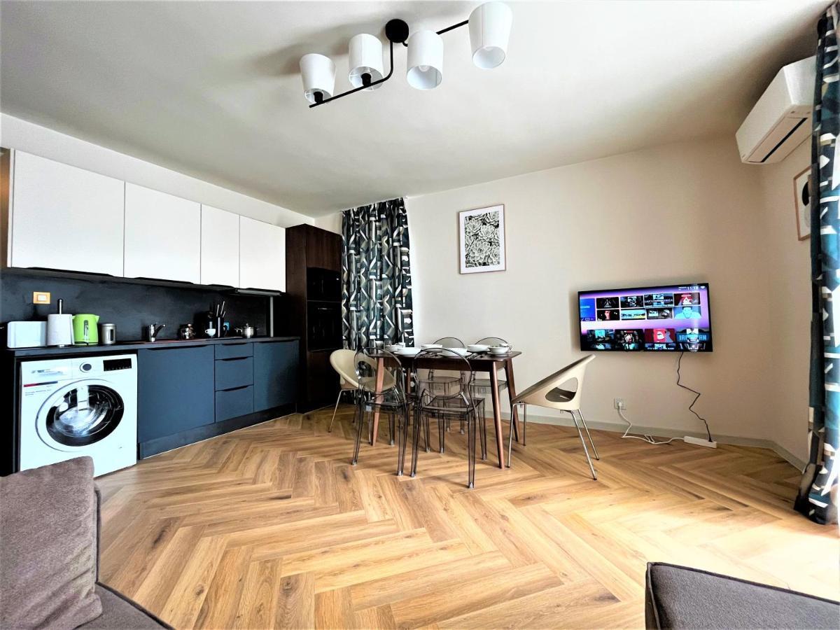 Bravo 5 Apartment