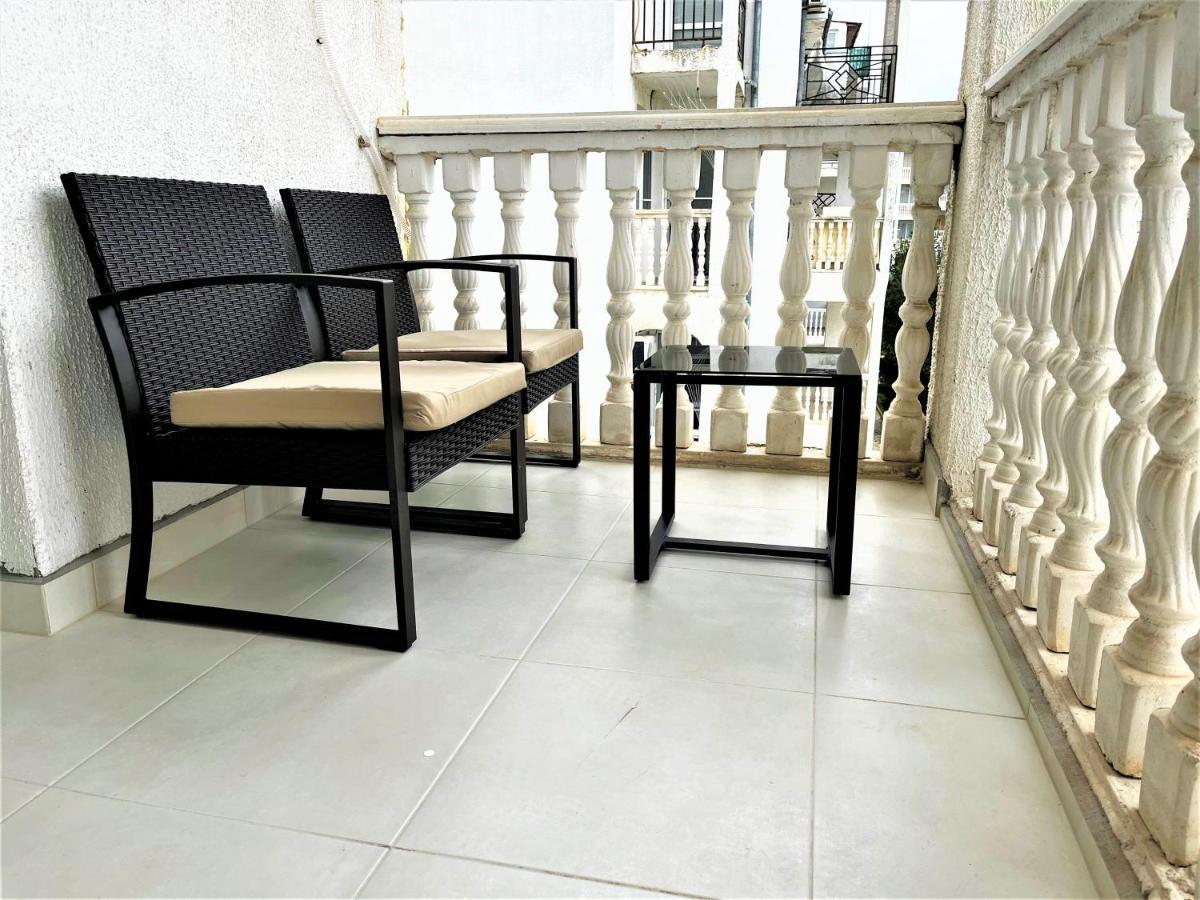 Apartment Bravo 5