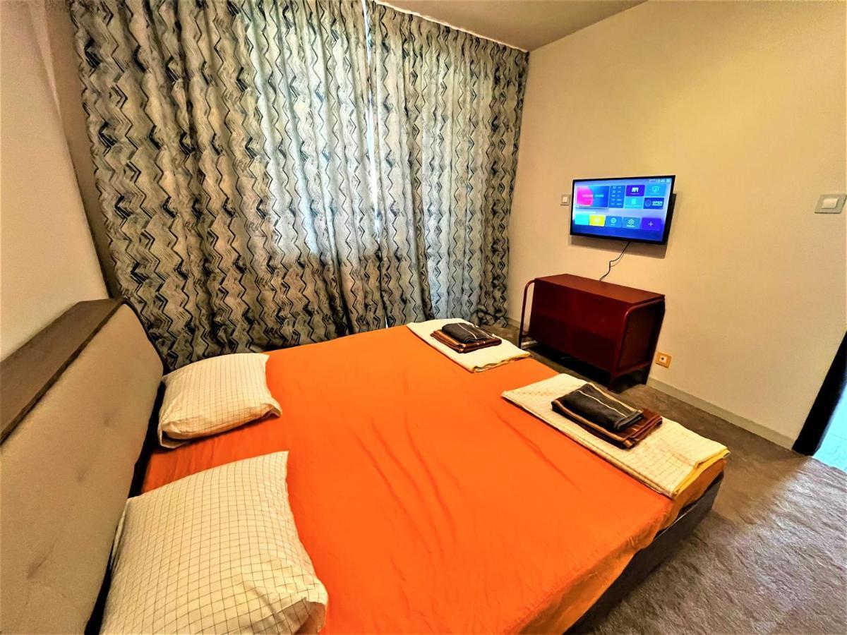 Apartment Bravo 5
